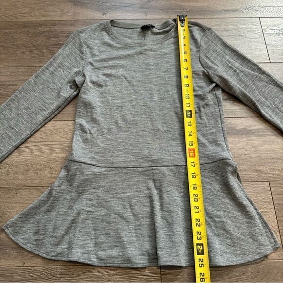 Theory Long Sleeve 100% Merino Wool Knit Top Gray Size Small - Picture 5 of 9